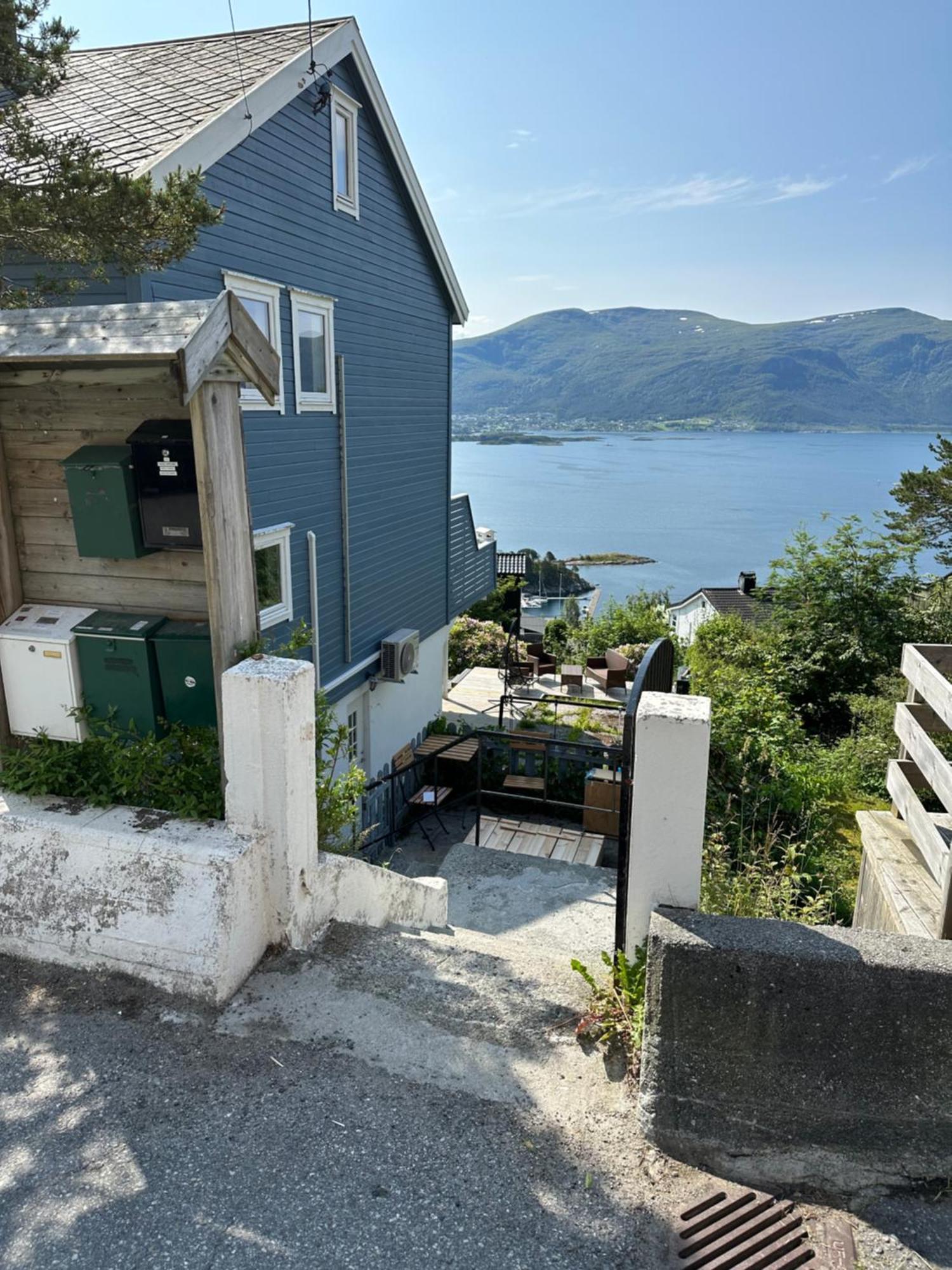 Great Place With View To The Mountains And Fjord Alesund Exterior photo